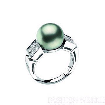 Lucea系列白金珍珠密镶钻戒指