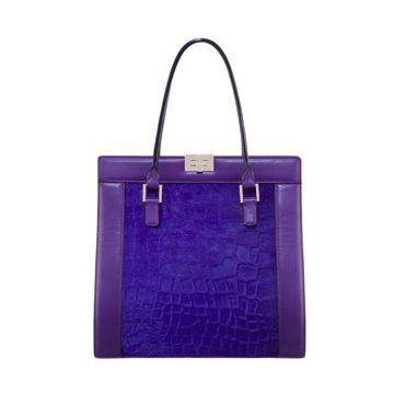 紫色毛皮手提包