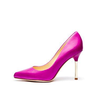紫红色皮革高跟鞋